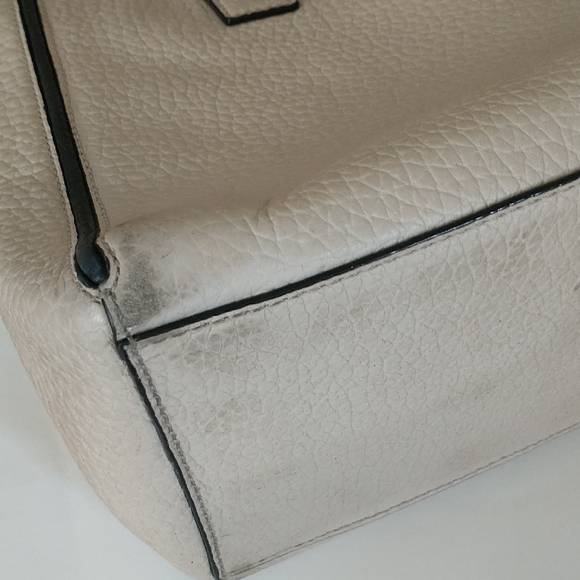 Kate Spade Beige Shoulder Bag with Black Trim - Picture 7 of 13